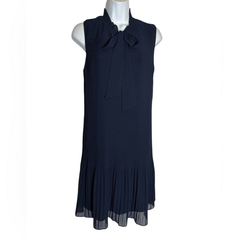DKNY Dress Size 8 Navy Blue Sleeveless Pleated Tie Neck Shift Dress PERFECT 💙 - Picture 4 of 10